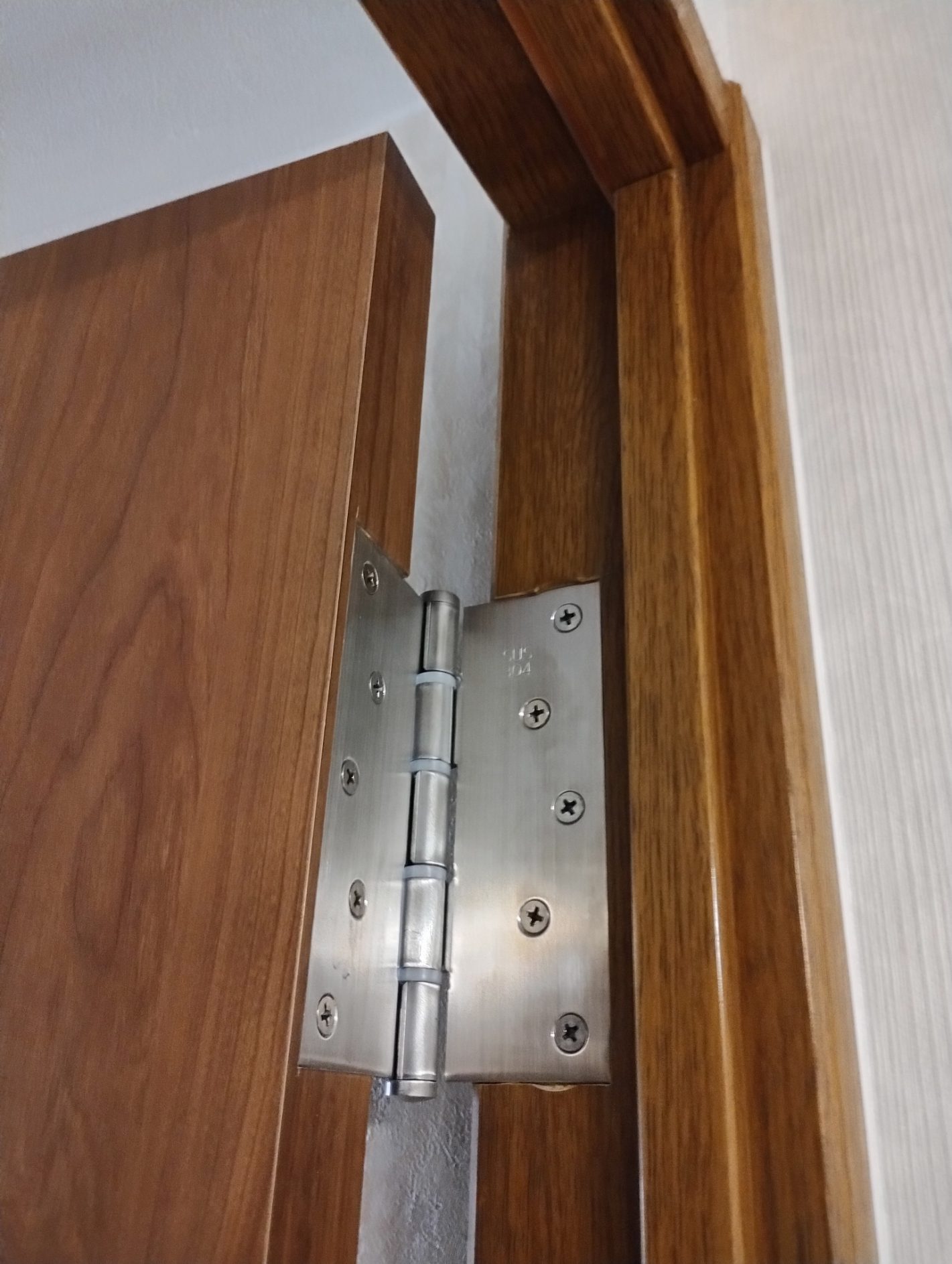 リビング入口のドア交換